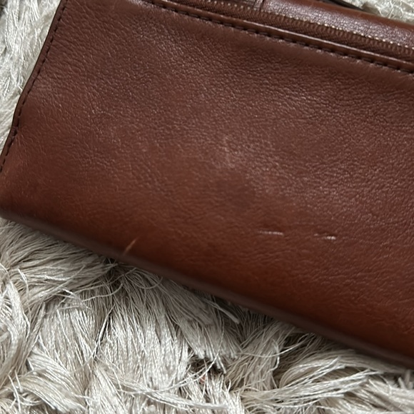 Leather Fossil wallet, in used good condition. - Picture 5 of 5